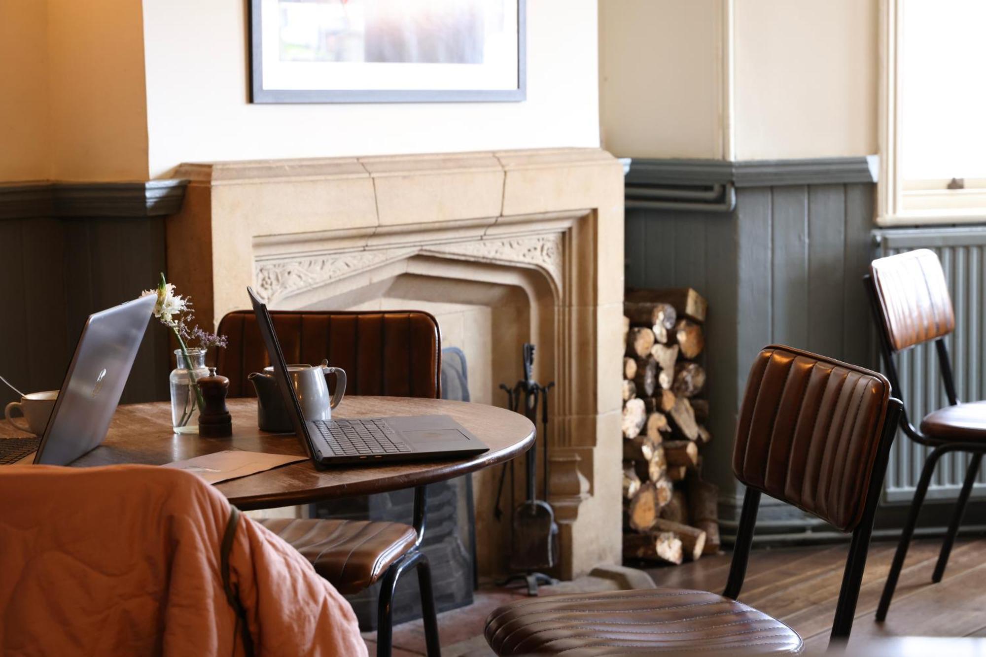 The Swan At Forest Row Exterior foto